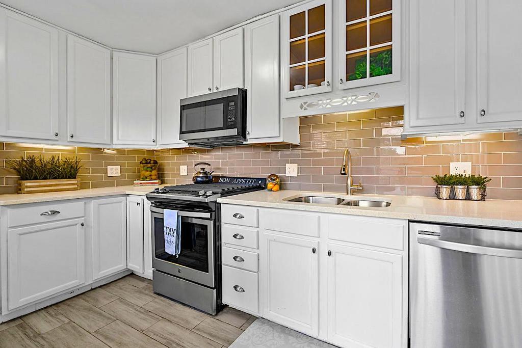 Goodkarma Rentals Refreshed Smyrna Home Near Battery Atl Half Mile To Interstate Атланта Екстериор снимка
